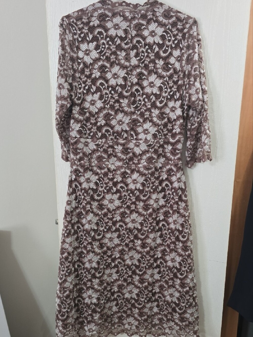 Kiyonna Size 0X Brown Lace Dress with V-Neck - Picture 5 of 10